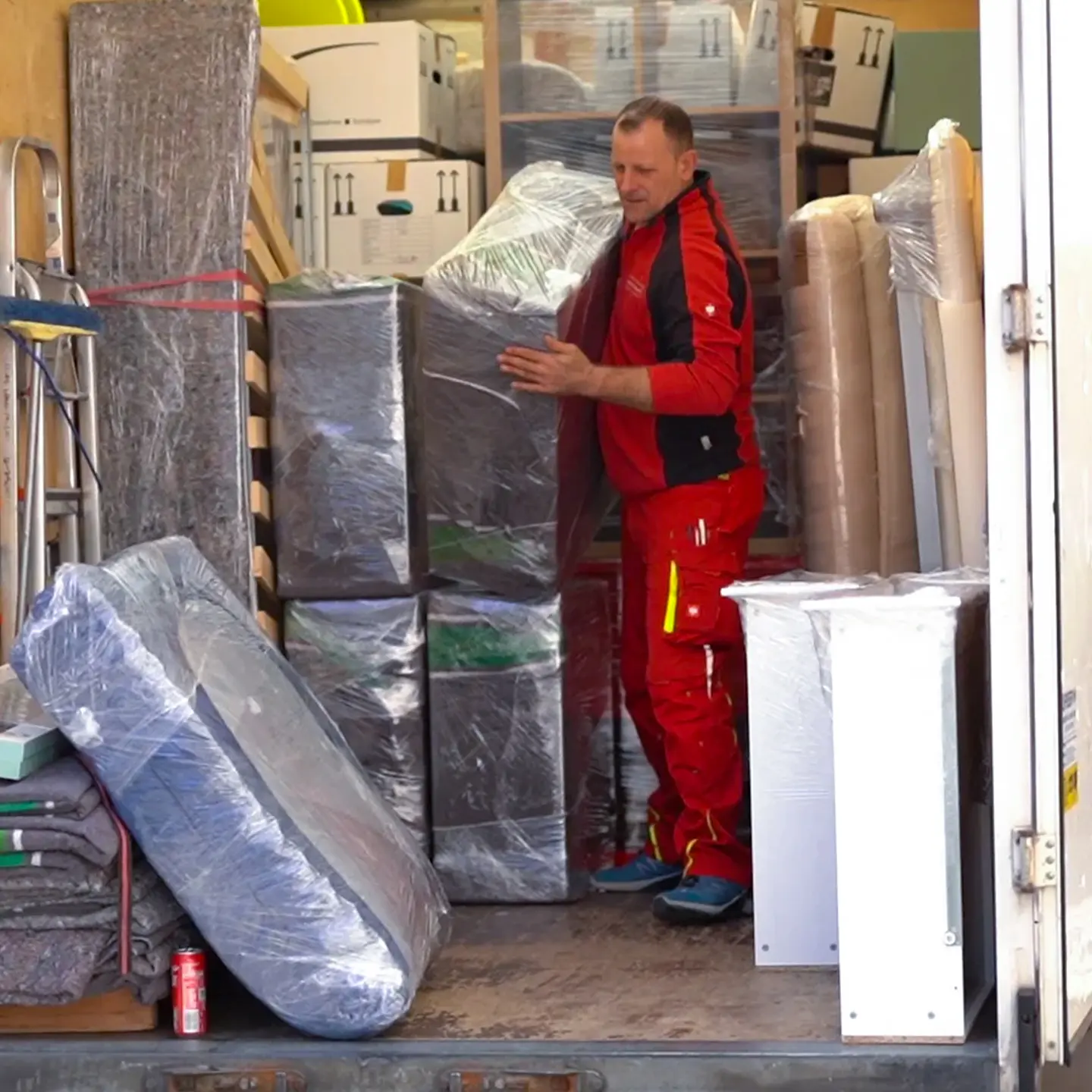 Entladen von Firmenumzügen