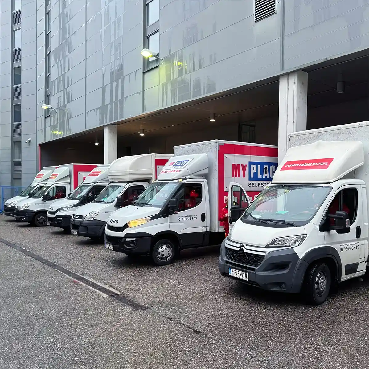 Fahrzeuge bereit für den Einsatz