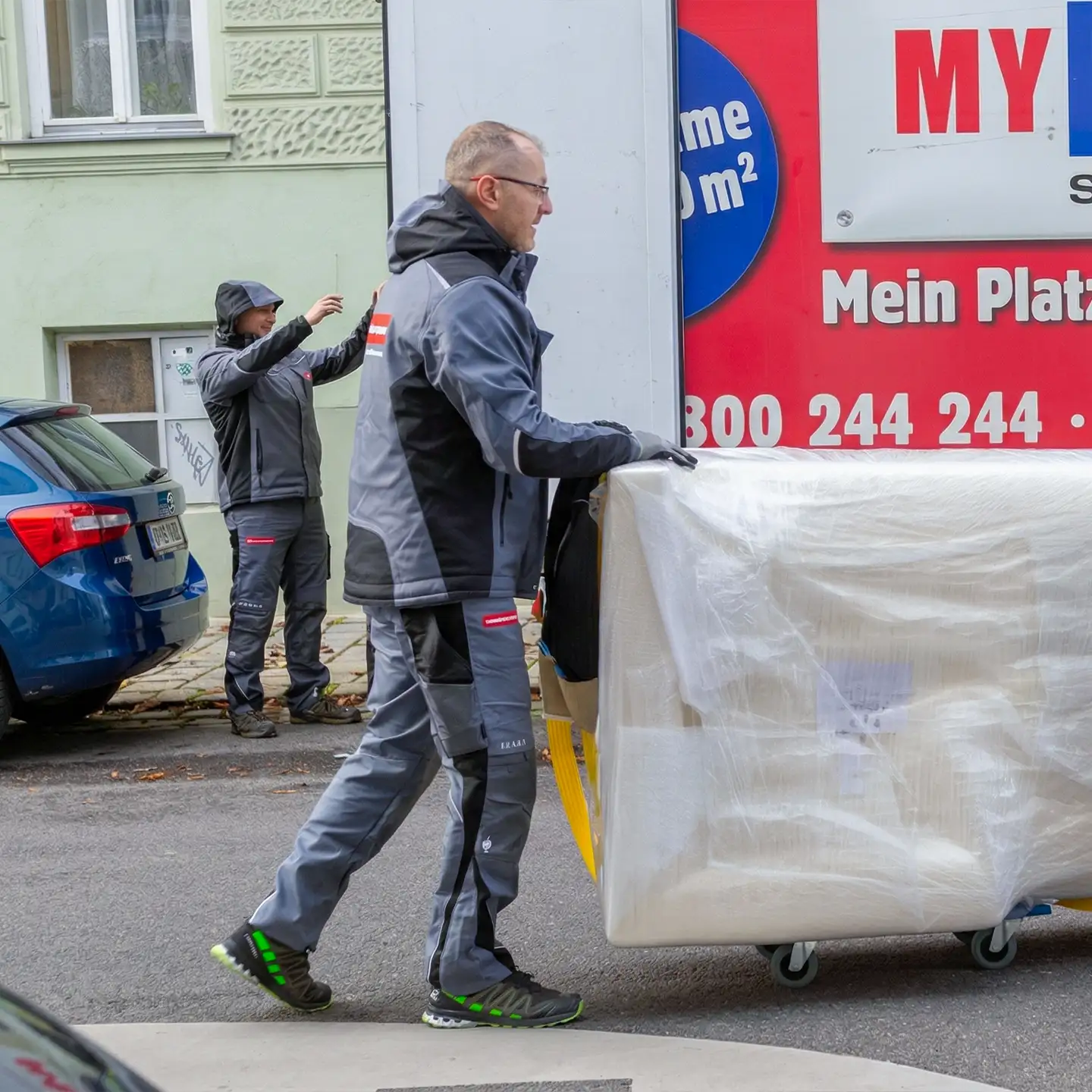 Transport vor Umzugswagen