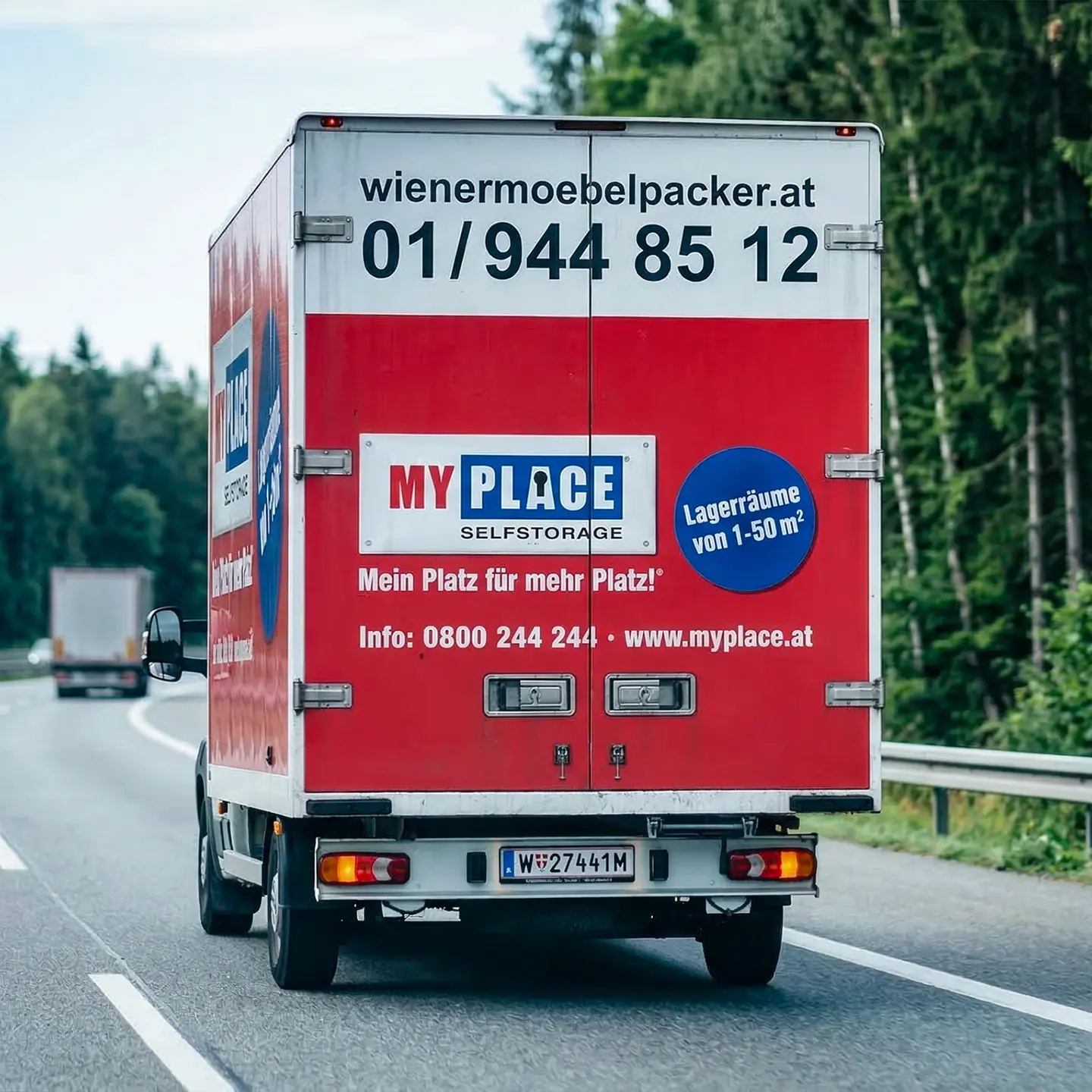 Umzugs LKW auf Autobahn